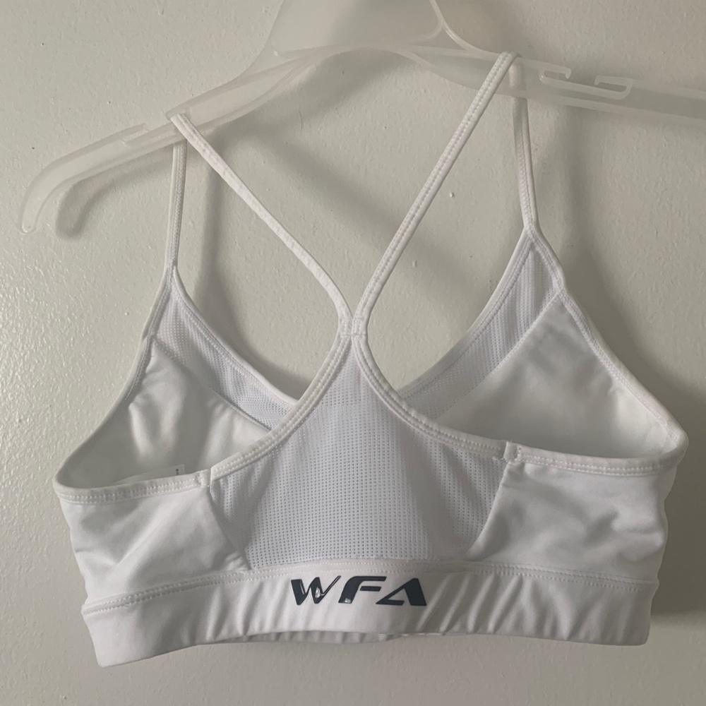 White Fox Boutique White Mesh Sports Bra Medium - Picture 4 of 4
